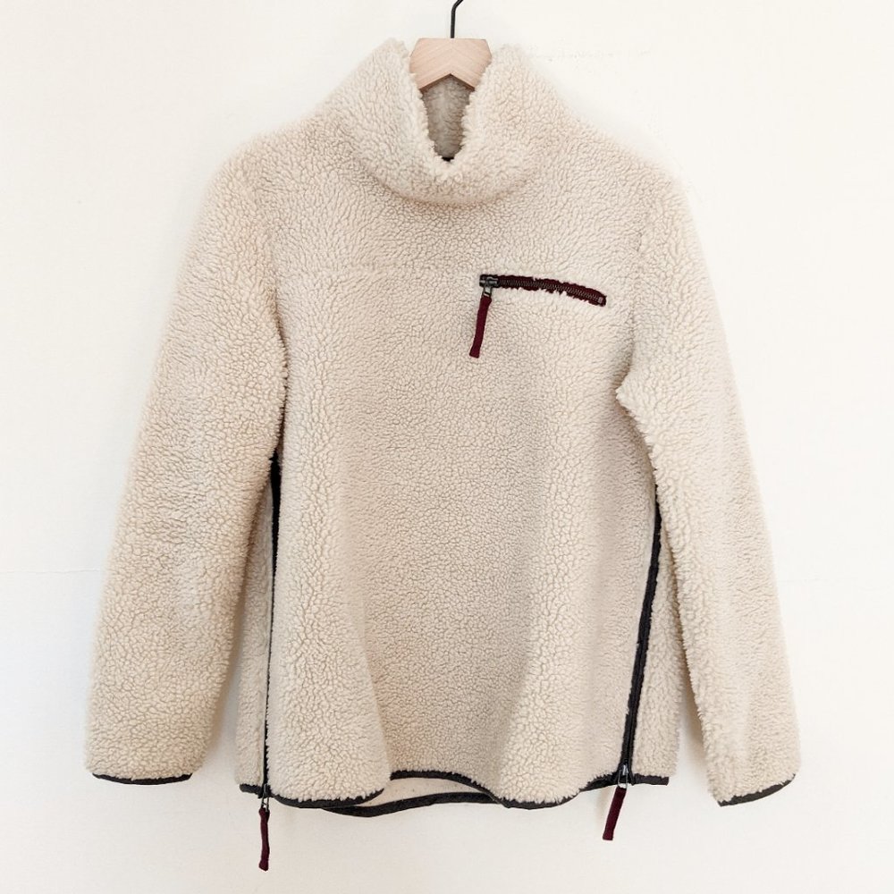 LL BEAN Signature Cream Sherpa Pull Over Medium